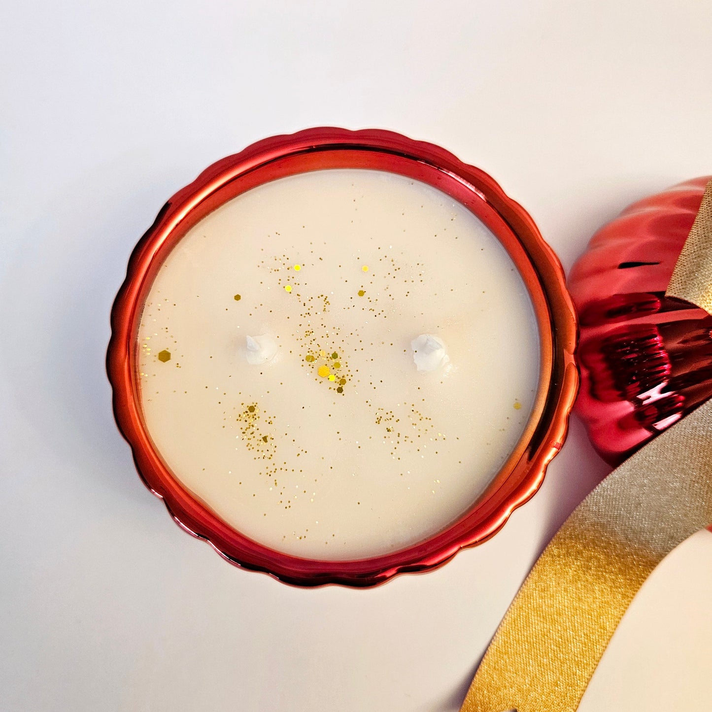 Winter Berries - Red Bauble Christmas Candles | Coconut Wax | Hand Poured in UK | 30 Hours