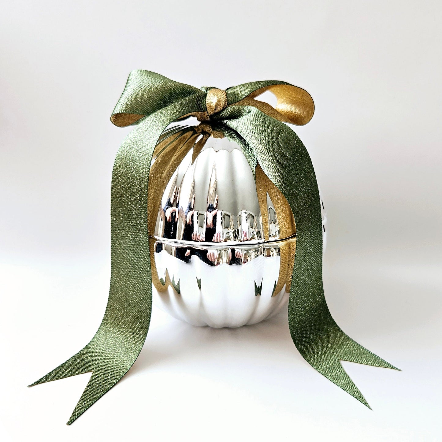 Christmas Tree - Silver Bauble Christmas Candles | Coconut Wax | Hand Poured in UK | 30 Hours
